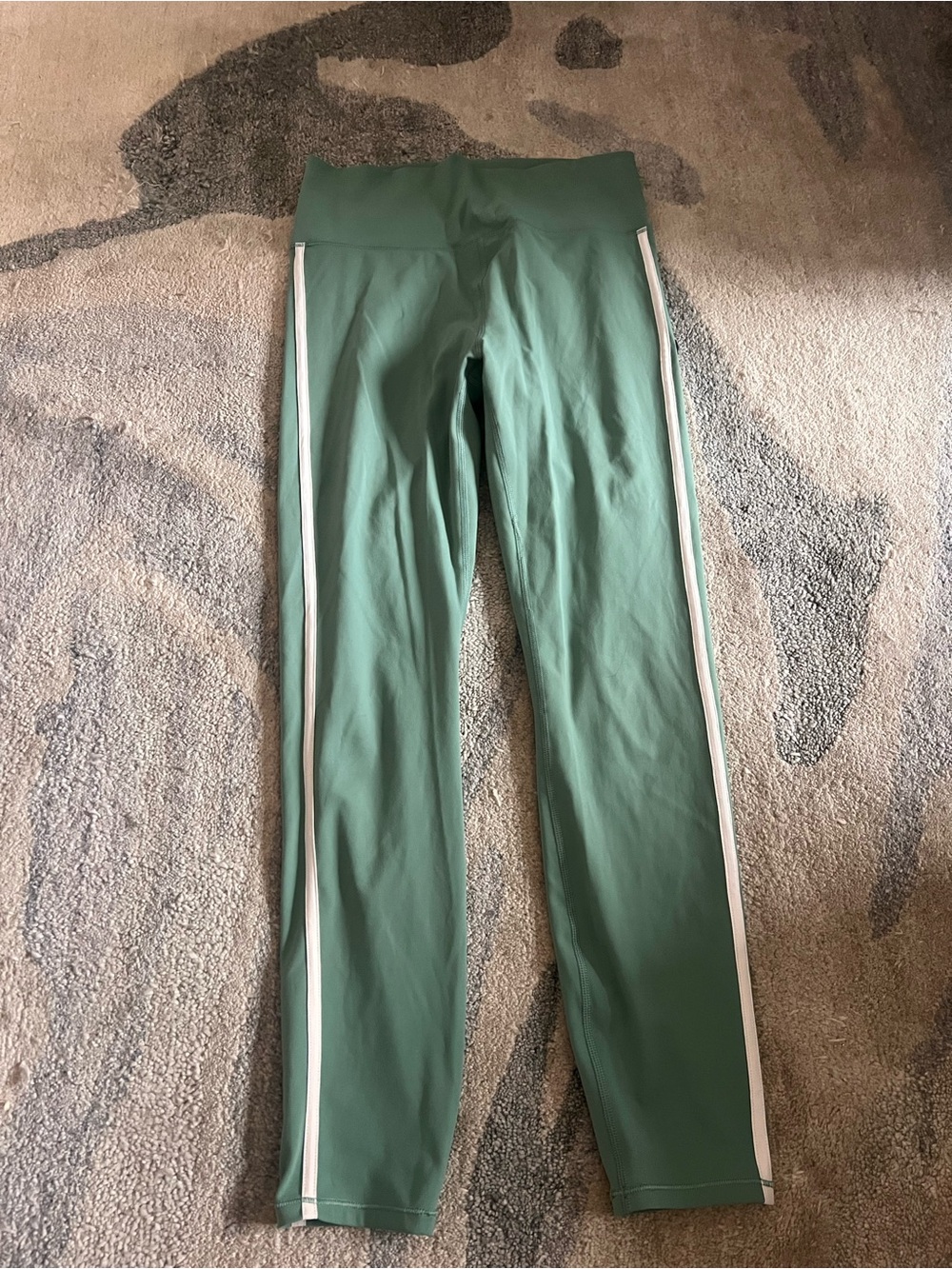 Vuori Green Leggings with White Side Stripes
